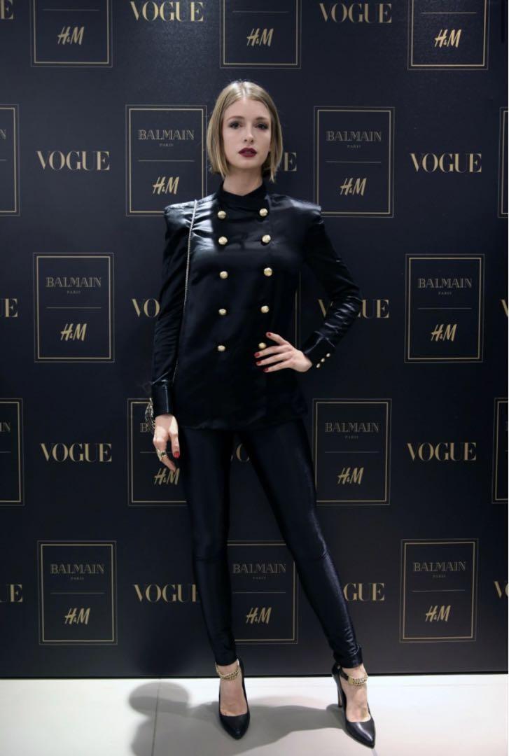 【BALMAIN✨️H＆Mコラボ】 金ボタン サテン ベロア ジャケット BALMAIN x H&M Silk Napoleon Shirt Jacket - Black - Size M