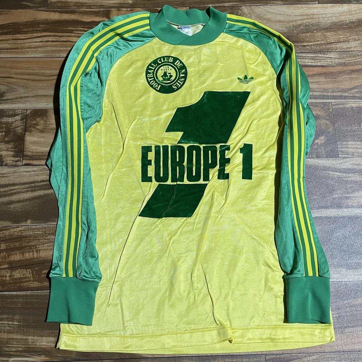 FC Nantes : Europe 1, Eurest, Loxam Des maillots vintages en vente sur  la boutique du club