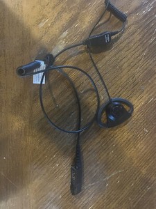 Motorola Pmln6757a Inline Earpiece,Push To Talk Yes