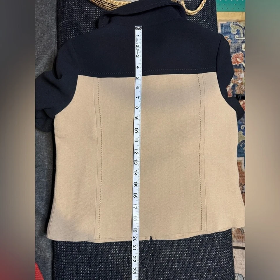 Chaqueta para mujer Kate Spade elegante negra y tostada. Talla 6. Excelente estado Foto 3 de 4