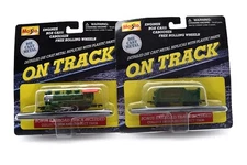 Maisto On Track Die Cast Metal Replica Locomotive Roaring Camp Coal Car Green 