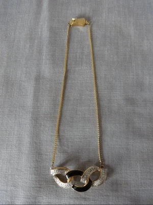 Collier Métal Doré Pierre Cardin Avec Pendentif En Strasse Vintage - Photo 1/4