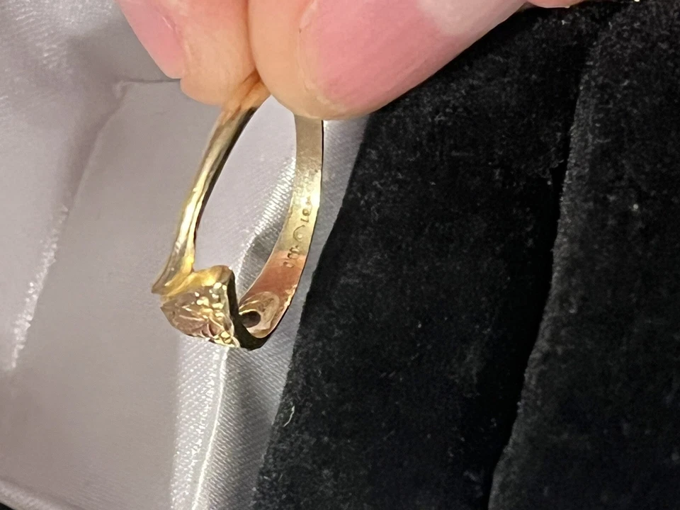 10K Solid Black Hills Gold Ring Band Womens Size 6.25 NICE - Image 3 of 4