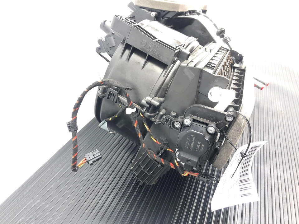 2014 - 2020 BMW I8 OEM HVAC BLOWER MOTOR HOUSING ASSEMBLY 929061906 - Image 2 of 4