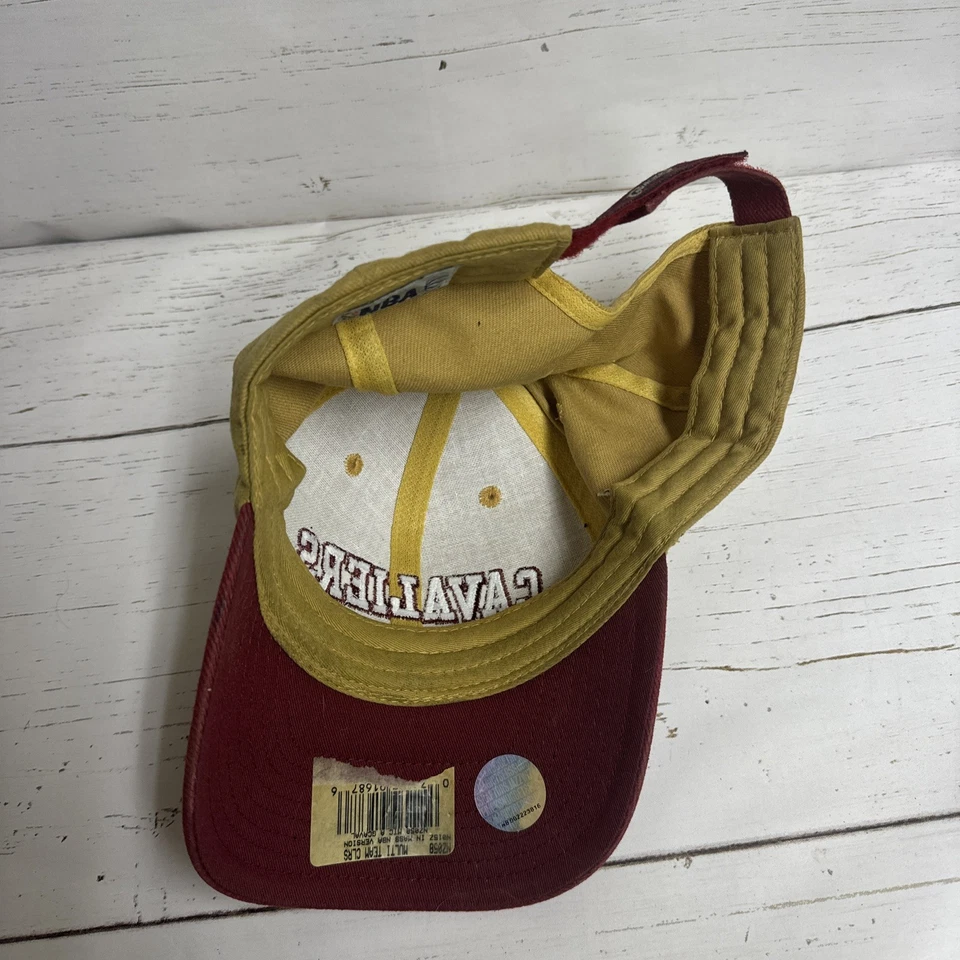 Cleveland Cavaliers Vintage SnapBack V3 Foto 2 de 4