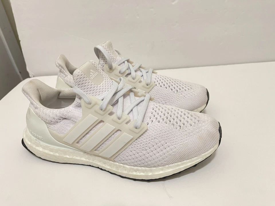 Adidas UltraBoost DNA 5.0 Triple White GV8740 Mens Size 9 Ultra Boost Running - Image 2 of 4