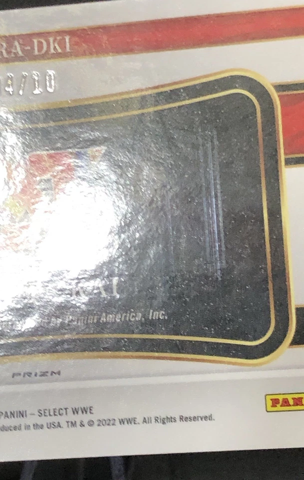 2022 Panini Select WWE Dakota Kai Ringside Action Signatures Auto Gold Prizm /10 - Image 3 of 3