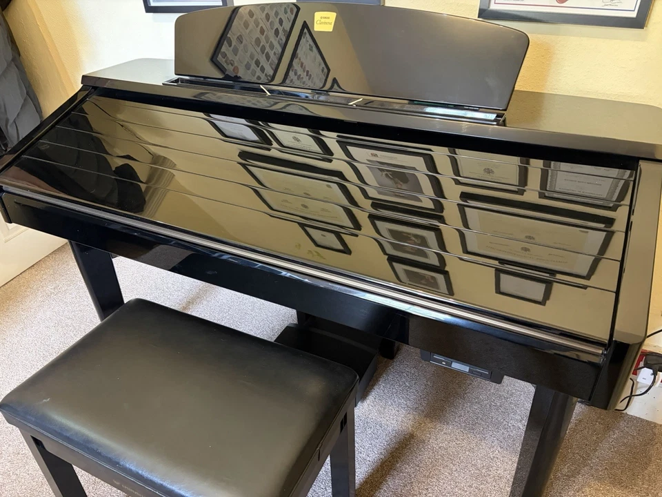 Yamaha Clavinova CVP-209 piano / arranger in Polished Ebony stock nr F011, photo 2 of 5