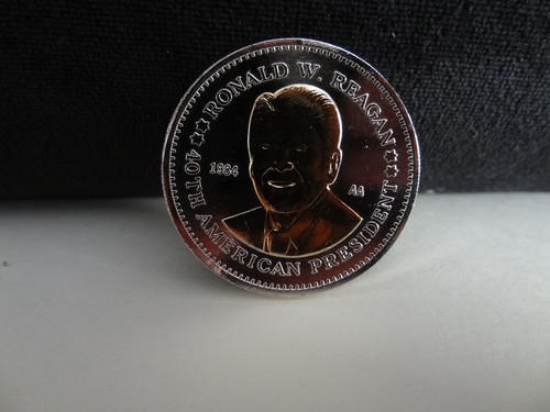 Vintage 1984 President Ronald.Reagan Gold Tint Embossed Double Eagle Lucky Coin - Picture 3 of 6