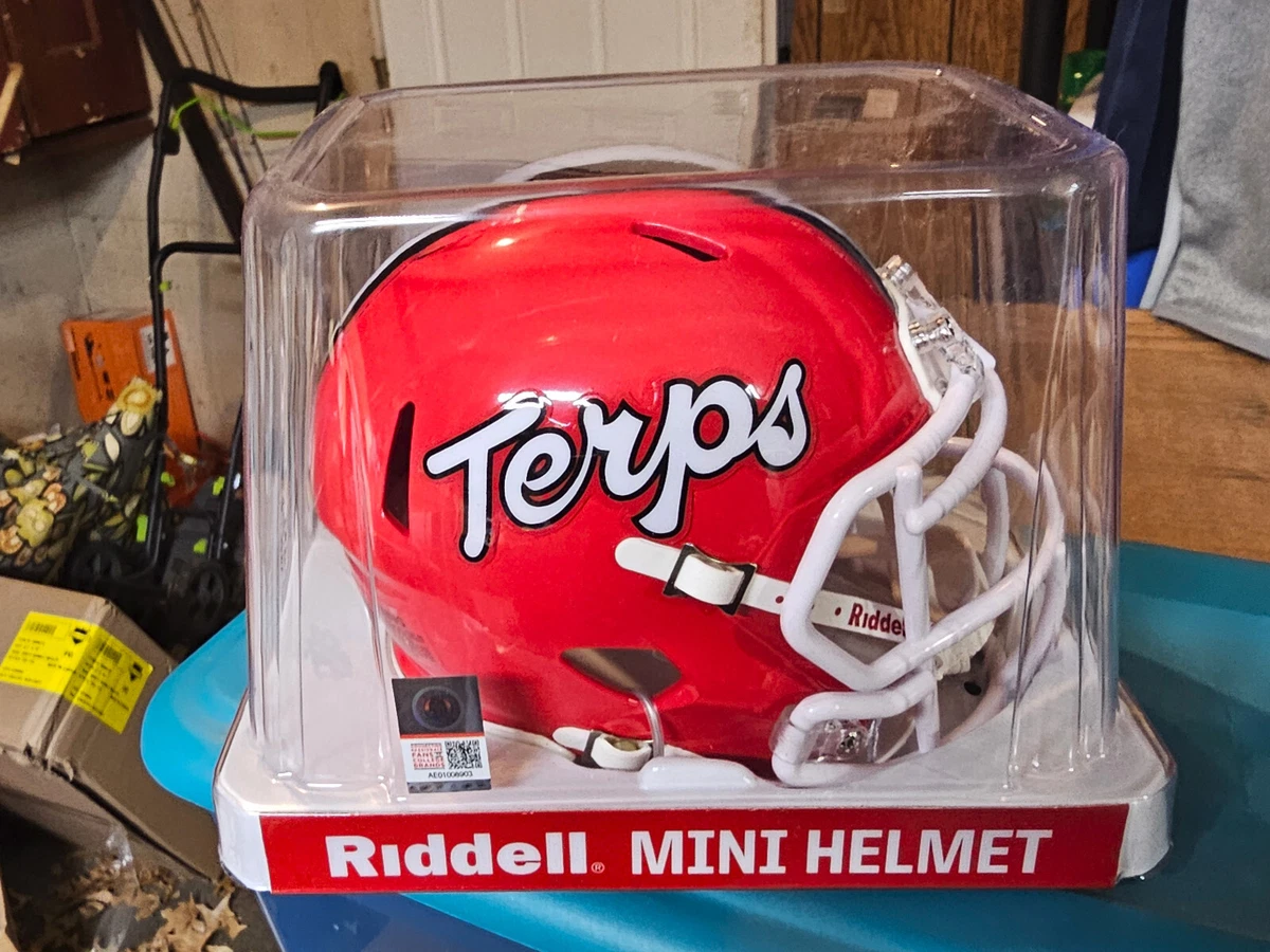 bugs bunny football helmet thumnail for fantasy football Looney Tunes Football Bugs Bunny FC Kid's T-Shirt