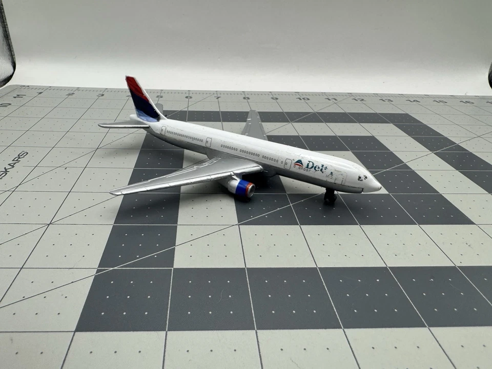 Delta Airlines Diecast Airplane 5.5" Diecast Model Plane Realtoy 1:400 Foto 4 de 4