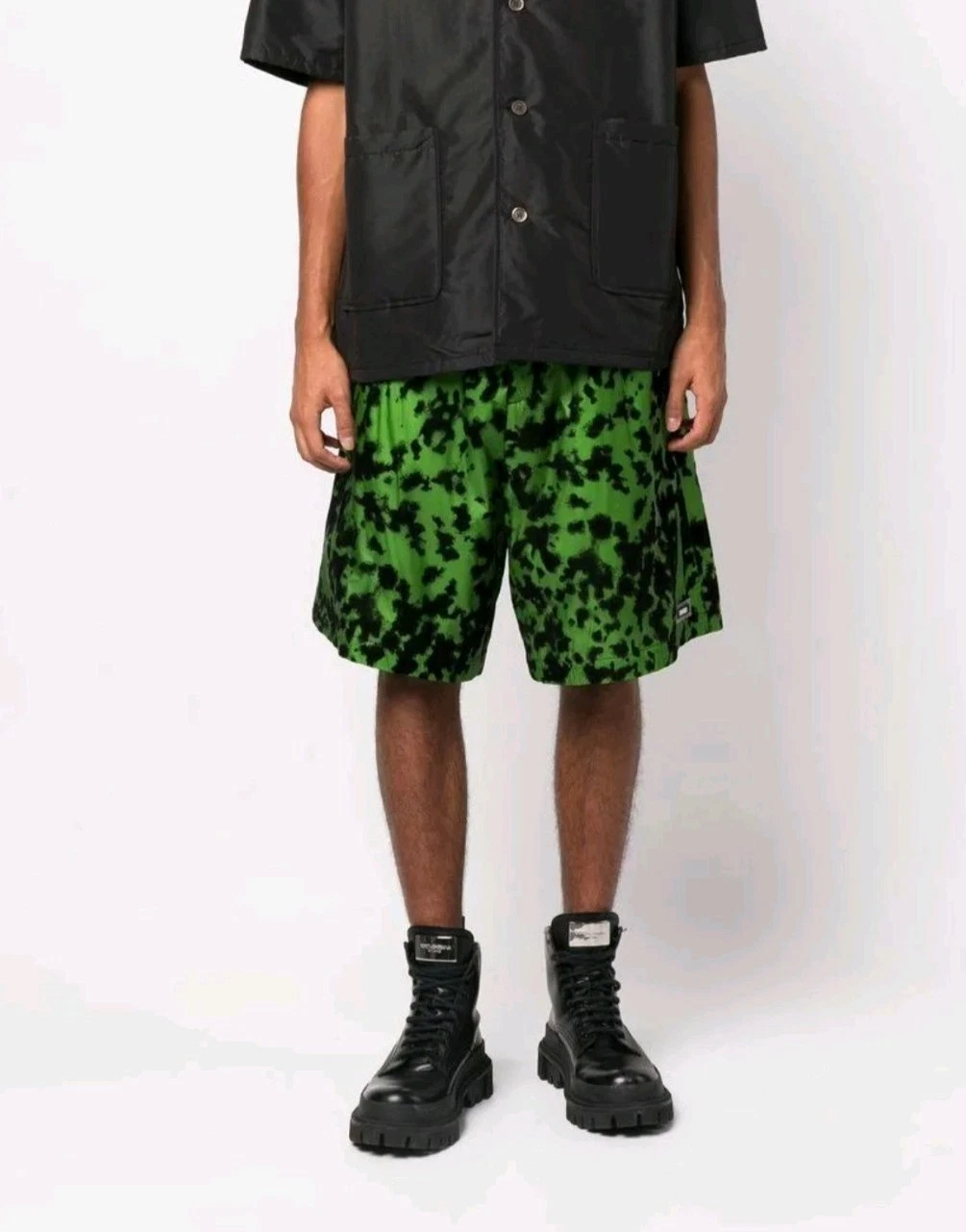 DSQUARED2 Flock Surfer Shorts, Size: 50 (L)
Opens in a new window or tab