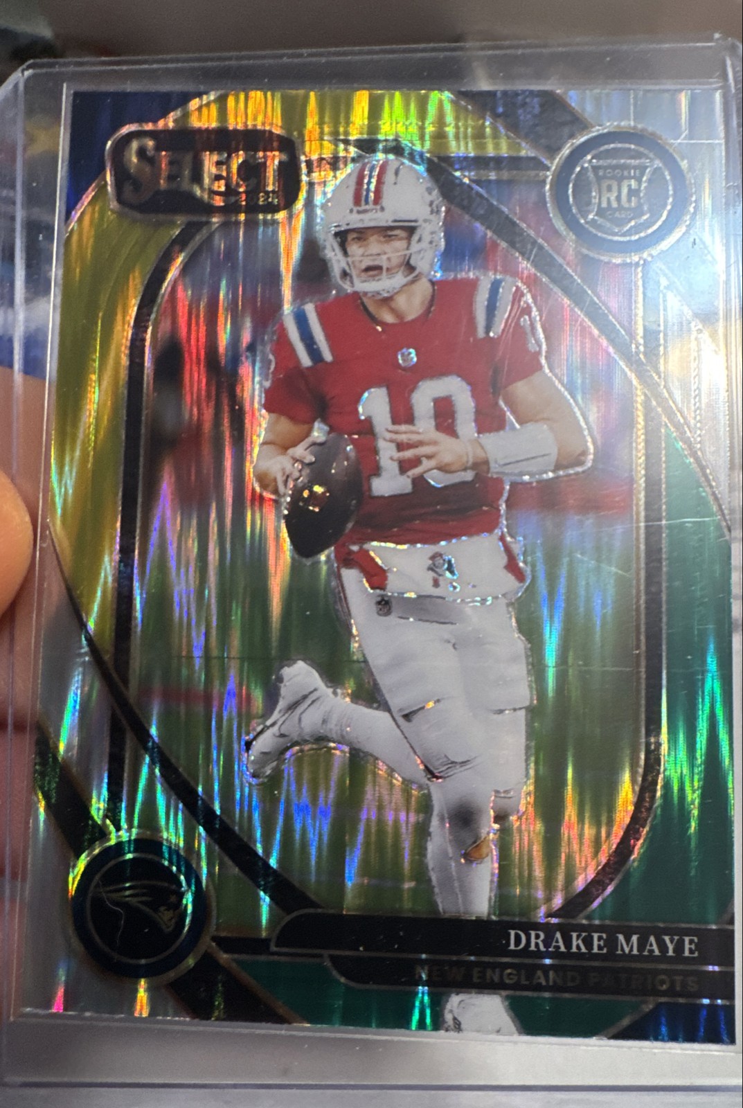 2024 Panini Select - Club Level Drake Maye #218 Green & Yellow Shock Prizm (RC)