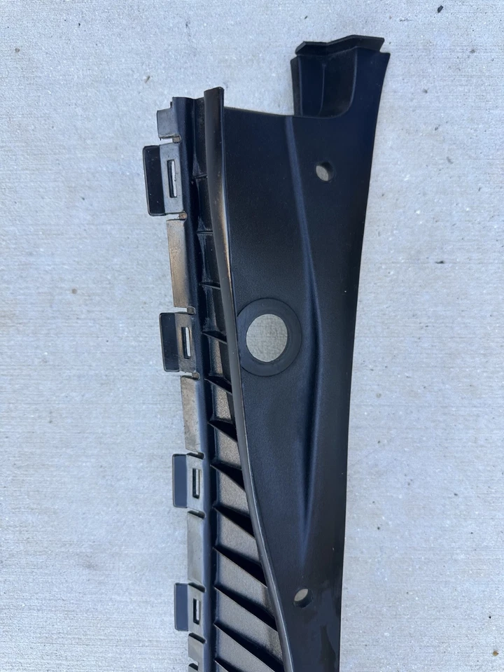 1998 MERCEDES-BENZ S320 W140 FRONT WINDSHIELD WIPER MOTOR COVER COWL - RIGHT OEM - Image 2 of 4