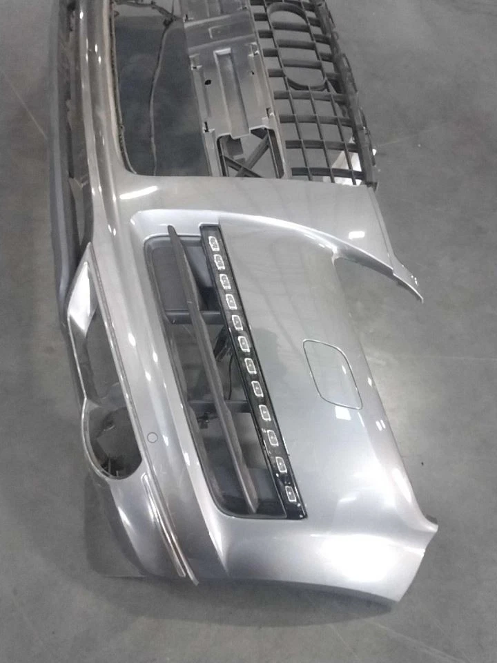 Arandelas de faros de parachoques delanteras con asistencia de estacionamiento para AUDI Q7 525678 10-15 Foto 2 de 4