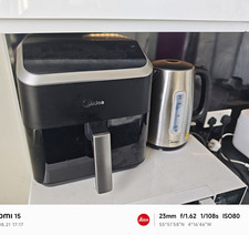 Midea 5.2L Air Fryer Visible Window 1600W Black 8 Programmes MAD500F8AK