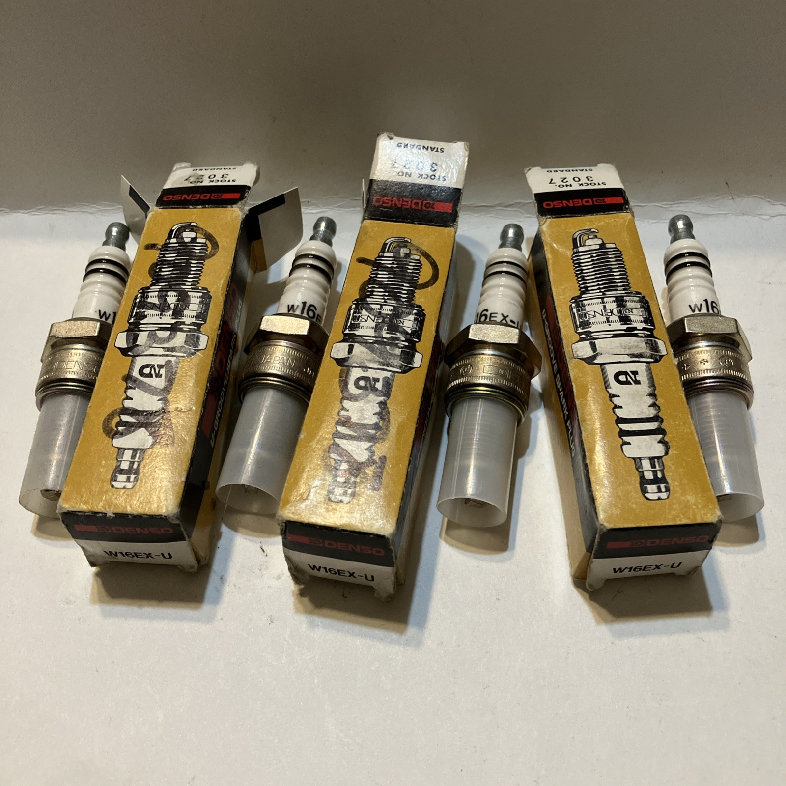 New Old Stock Denso U Groove Spark Plugs W16EX-U Group Of 4  Japan