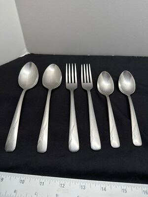 Vintage Oneida Ltd. Oceanic Stainless Steel Flatware Set 6 Pieces - 2 Dinner For