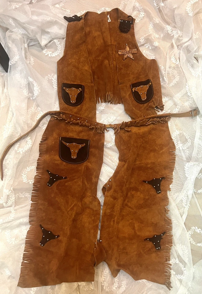 De Colección Auténticos Trajes Occidentales Para JR. Vaqueros Cuero de Vaca Chap Chaleco Flecos Tachuelas Bo Foto 2 de 4