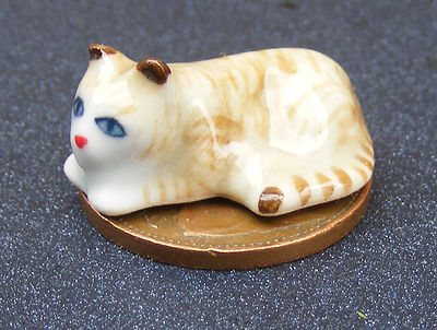 Puppenhaus Katze hellbraun & weiß Keramik Kätzchen Maßstab 1:12 Ornament ZN tumdee