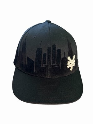 Rare Zoo York Black Flexfit Hat Features New York Skyline And Logo S/M
