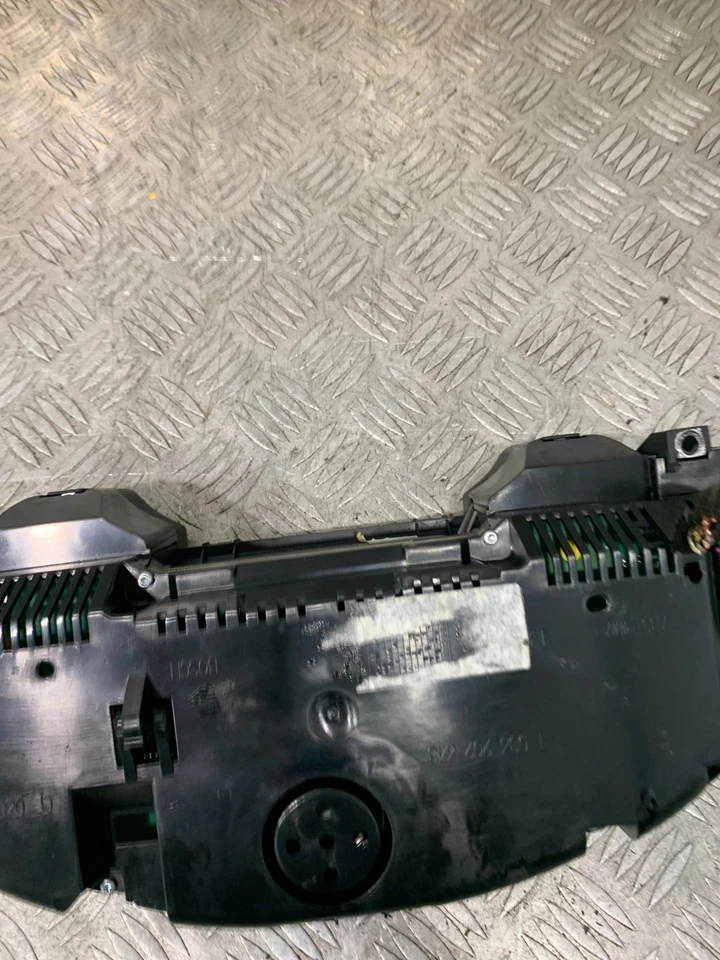 Cuadro de instrumentos velocímetro Audi A4 B7 2007 8H0920951C #2 Foto 3 de 4