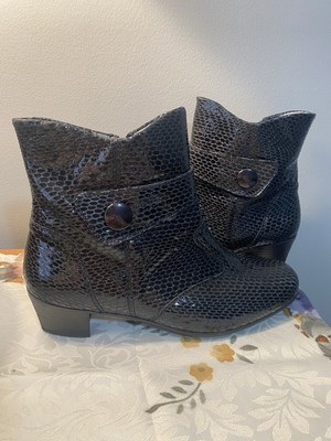 Waldlaufer Boots Womens 7.5 US Black Zip Ankle Leather Snake Square Toe Heeled