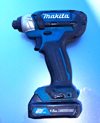 Makita 10.8V Impact Driver Blue DT03 Body & Battery