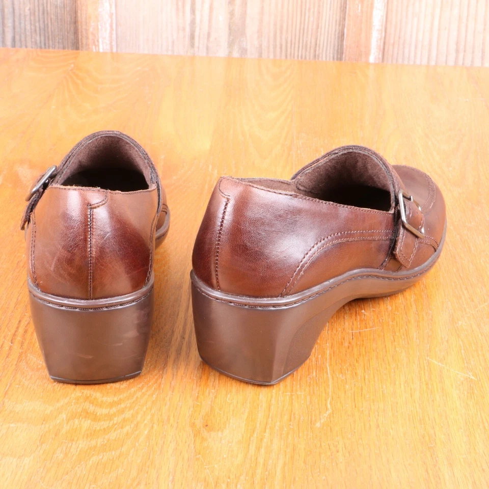 Женские мокасины Clarks на каблуке 8 М с коричневой пряжкой - Изображение 3 из 4