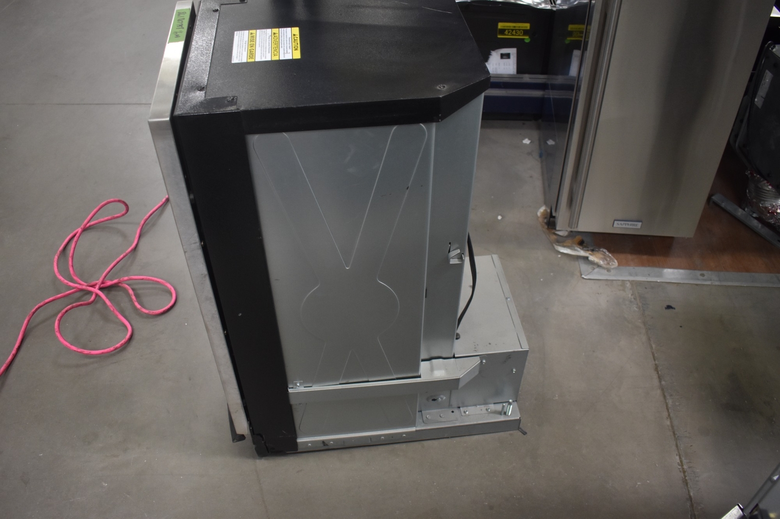 GE UCG1680LSS 15" Stainless Steel BuiltIn Trash Compactor NOB 102335