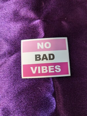 ''No Bad Vibes'' pink Sticker Water Bottle Phone Sticker Laptop Sticker