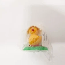 RARE HALLMARK MERRY MINIATURE 1974 YELLOW EASTER CHICK W/EGG SHELL ON HIS HEAD