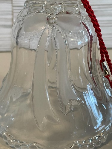 Mikasa Fiesta Heavy Crystal Bell Frosted Ribbon & Holly Sprig, Made in Germany - Picture 2 of 7