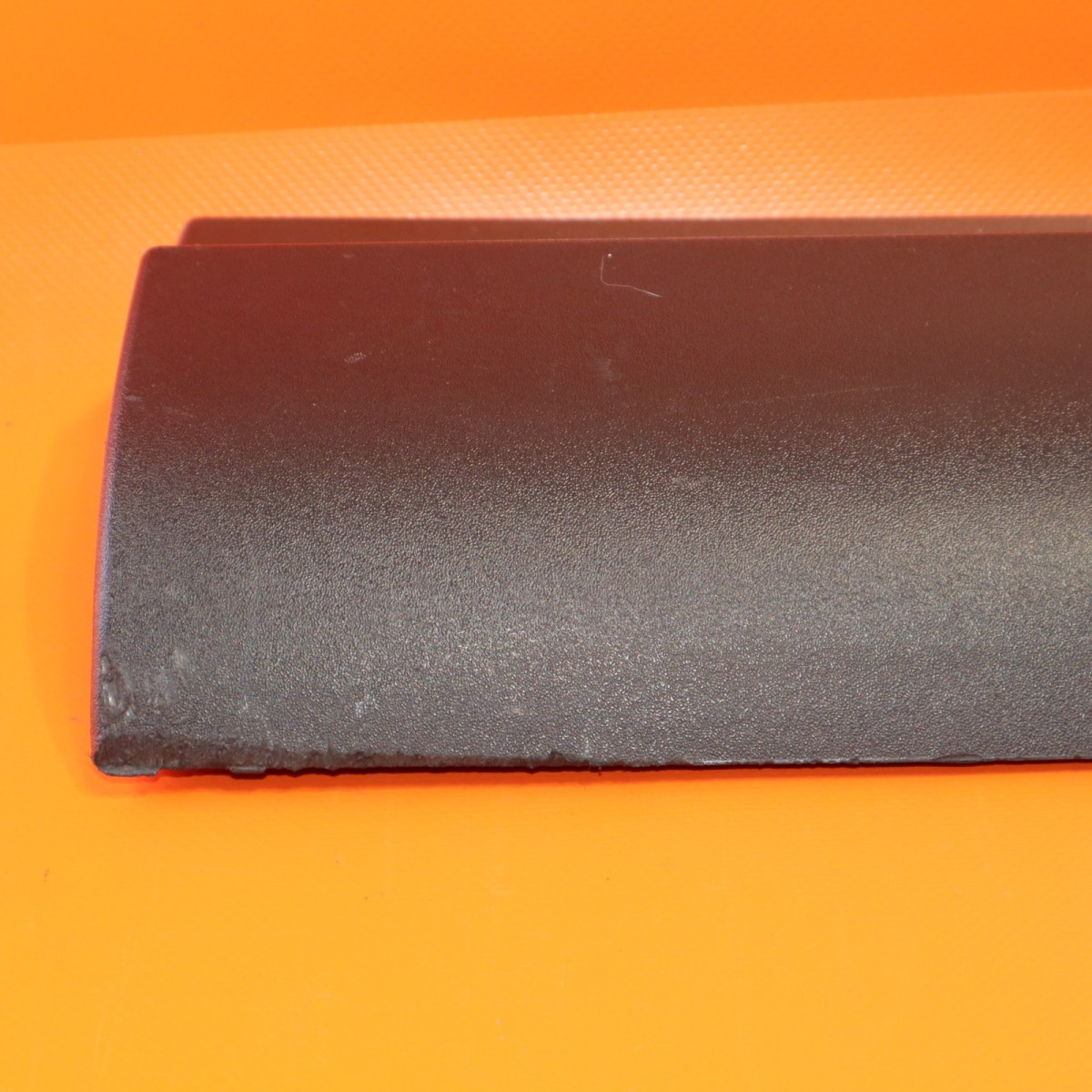 MASERATI LEVANTE DOOR MOLDING LOWER TRIM RIGHT REAR 2017 2018 2019 670035235 OEM