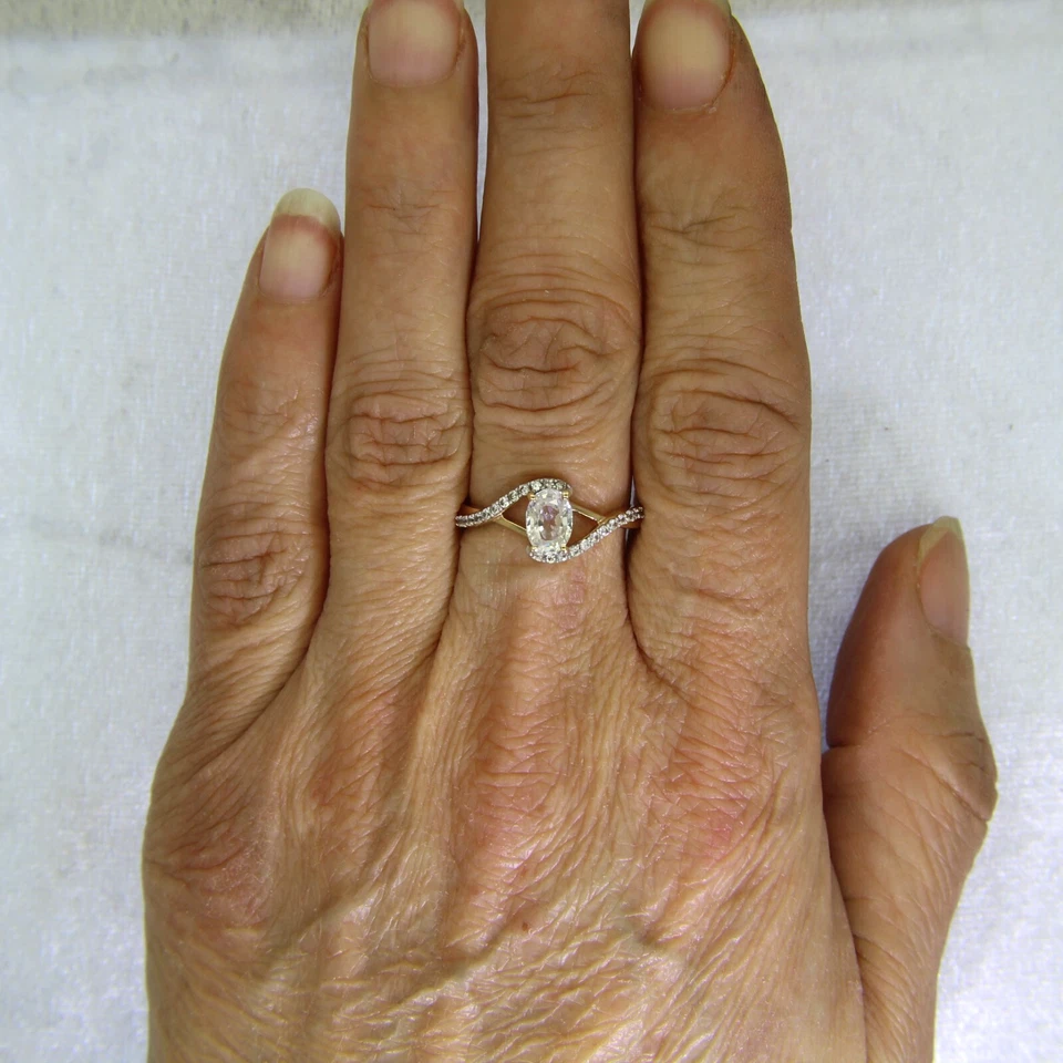 Anillo de circón de oro de 9 quilates talla 7 3/4 - P Foto 4 de 4