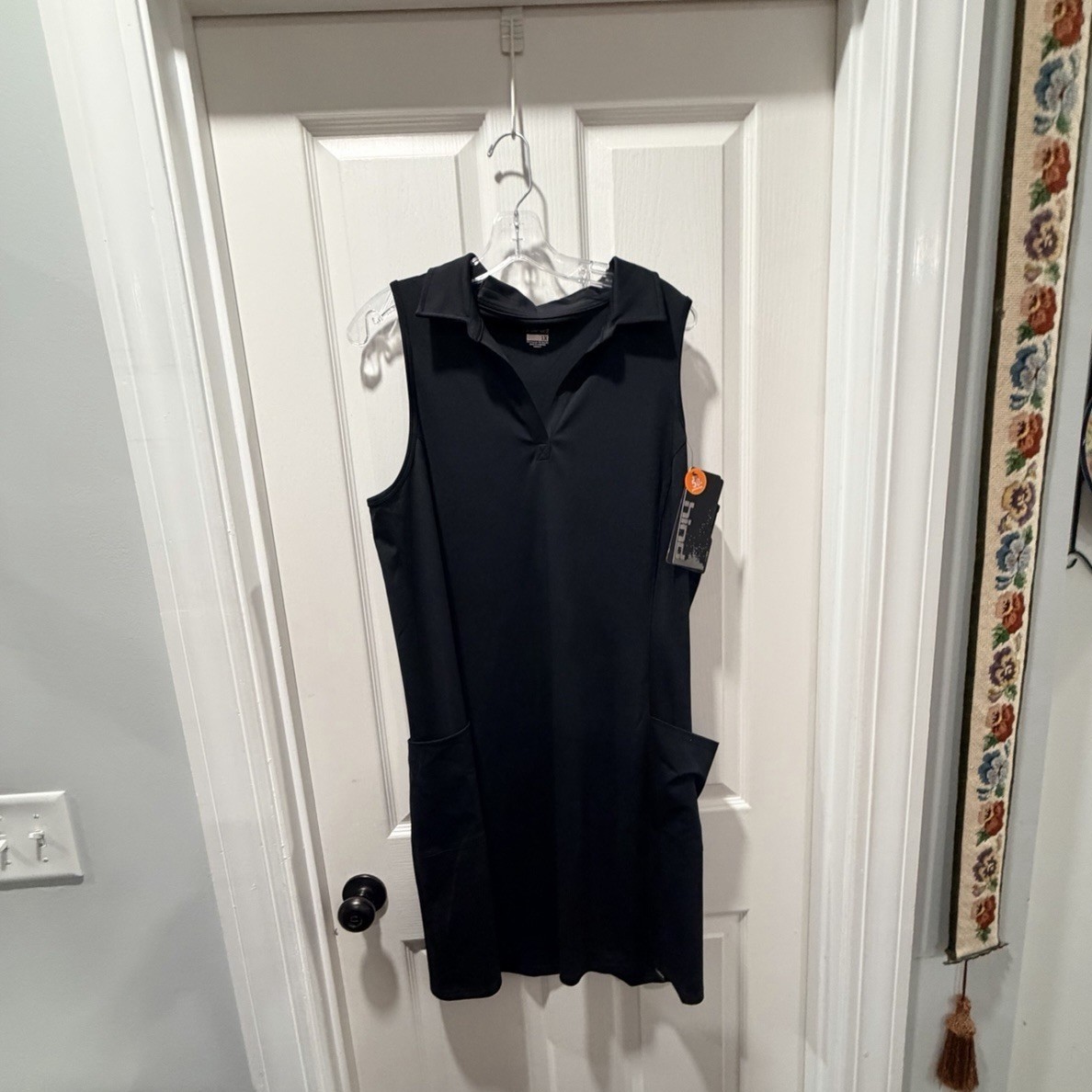 Hind Women's 1X Black Solid T-Shirt Dress V-Neck Sleeveless Knee Length Pockets