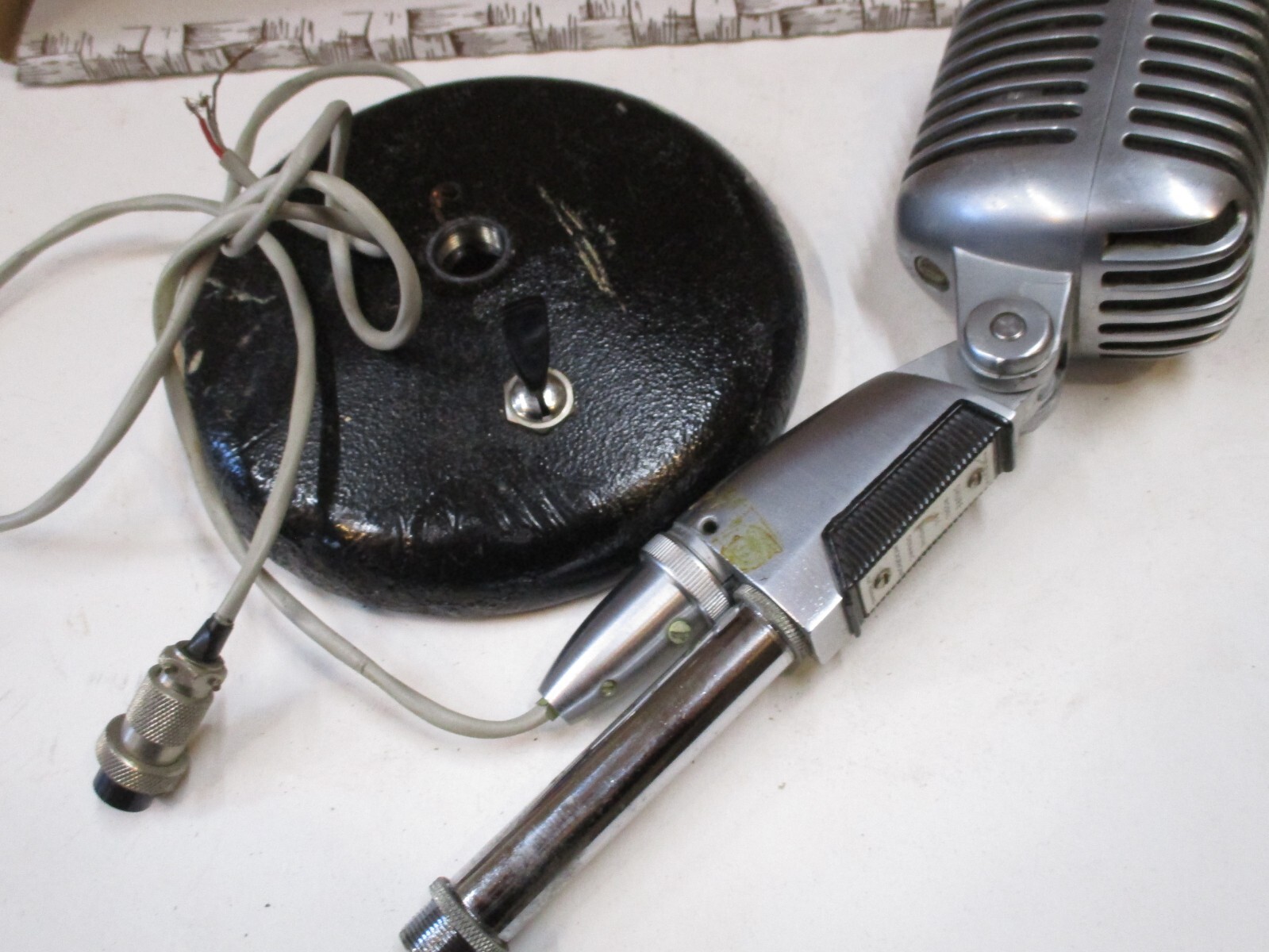 VINTAGE SHURE MODEL 555 USA UNIDYNE DYNAMIC MICROPHONE WITH STAND
