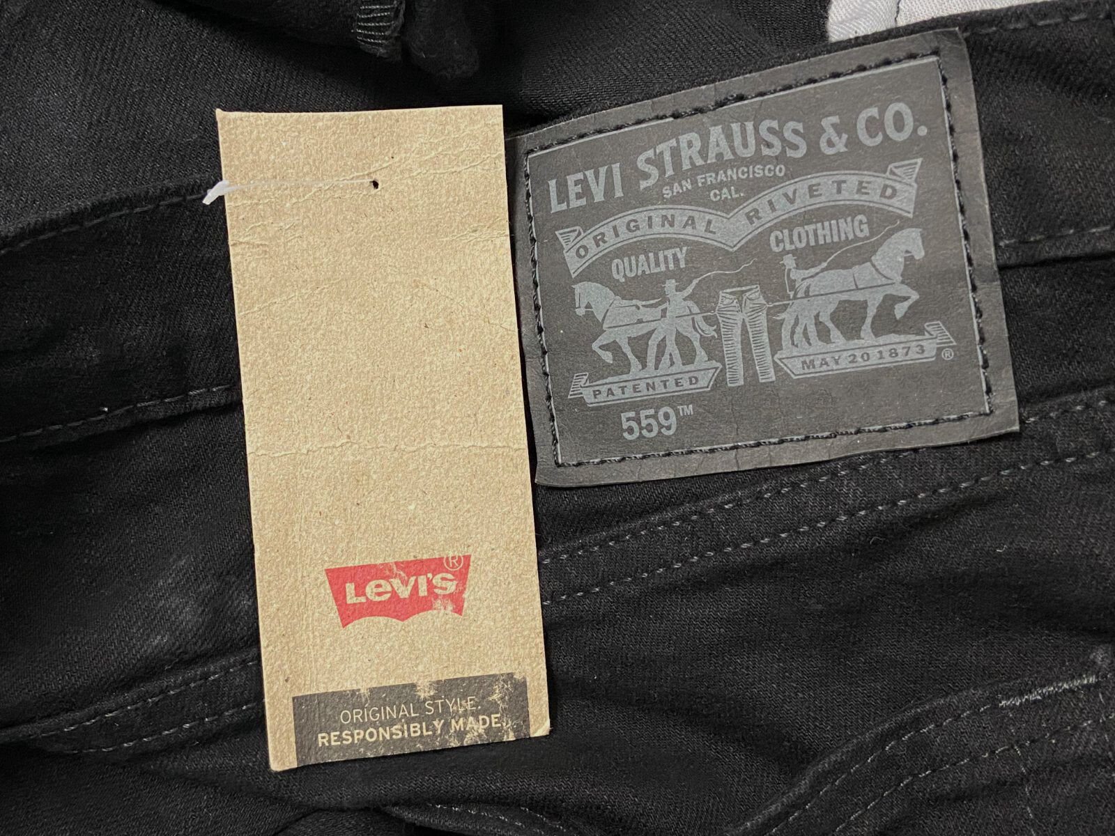 $60 Levi's Men's Black 559 Relaxed Stretch Straight Jeans Pants Size 42W-30L