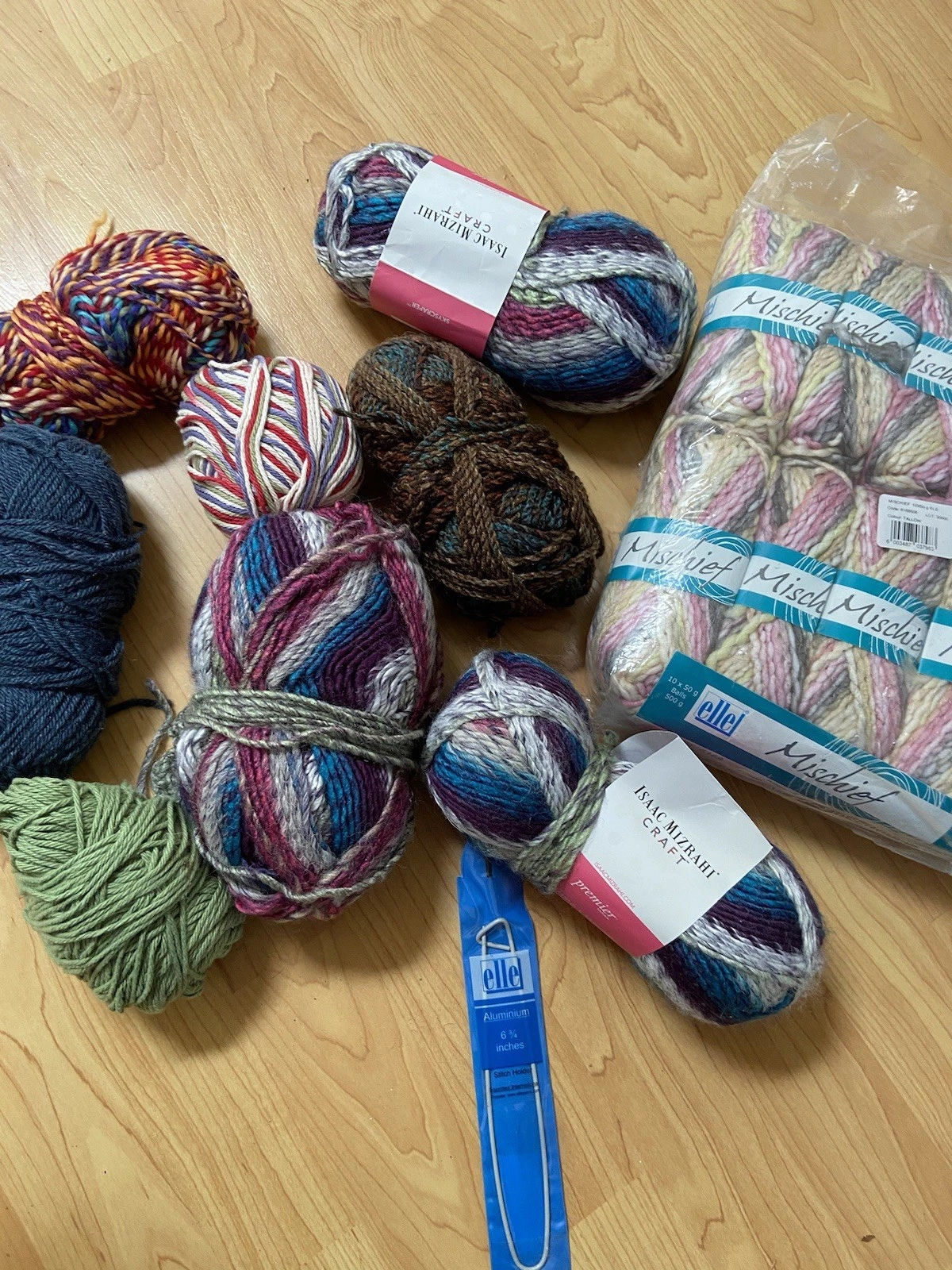 Yarn Destash Lot: Isaac Mizrahi Skyscraper, Elle Mischief Multipack, Needles image 5