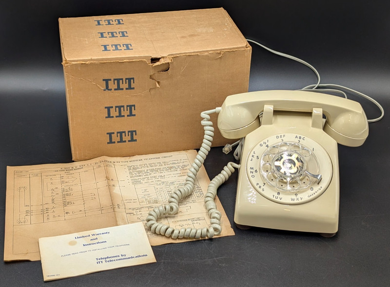 Vintage ITT Desk Telephone Rotary Dial BEIGE 12-83 1983