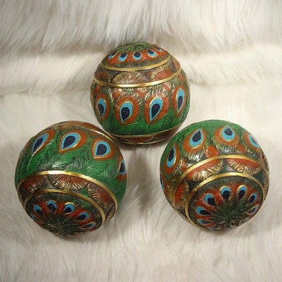Design Toscano Peacock Feather Orbs   Set of 3 Resin Decorative Accent Balls