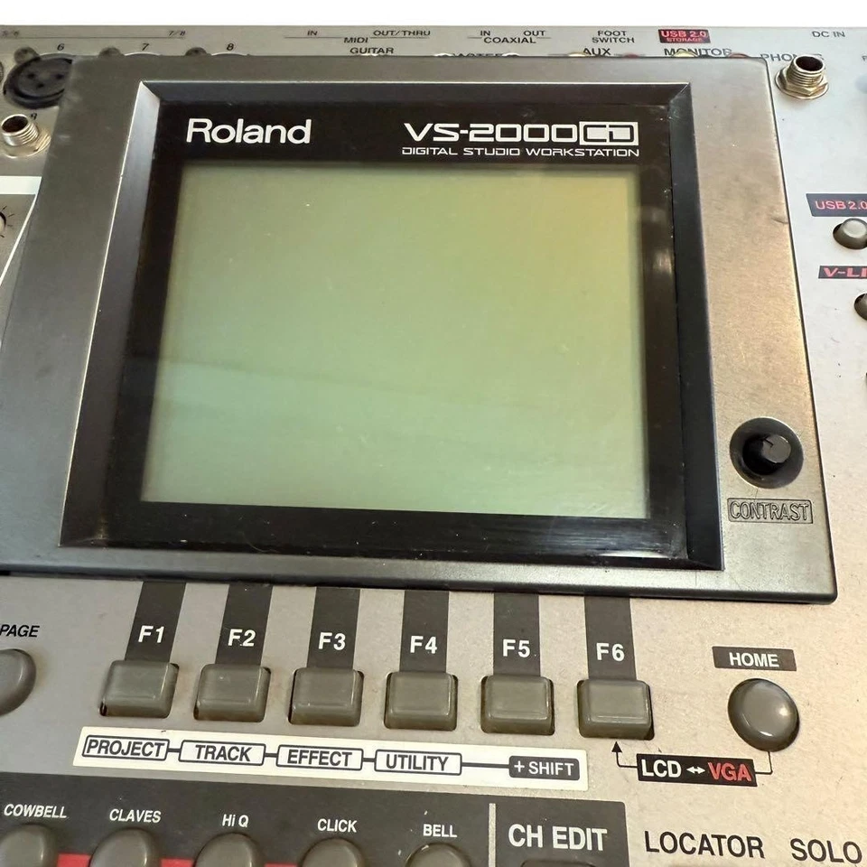 Roland VS-2000CD Digital Studio Workstation 24/16-bit capable 20tr recorder - Image 3 of 4