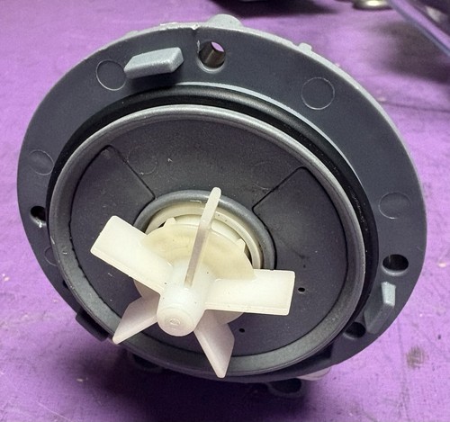 Original HISENSE WFPV6012EM Waschmaschine Ablaufpumpe Hanyu B12-6A 9019750