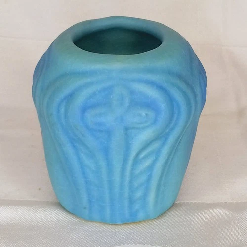 VAN BRIGGLE MING BLUE ART NOUVEAU ART POTTERY VASE 310