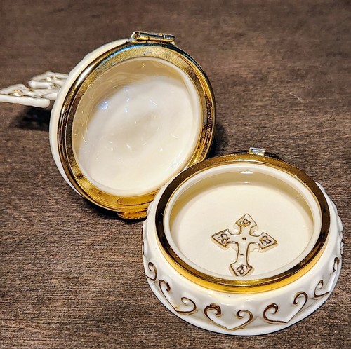 Lenox-Faith and Devotion Schatzkiste 4,5" #6405799 - Scharnier kaputt - Bild 5 von 5