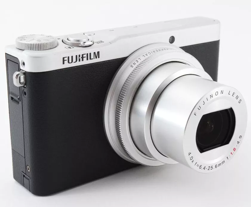 Fujifilm XQ2 digital camera Silver Black Superb | eBay