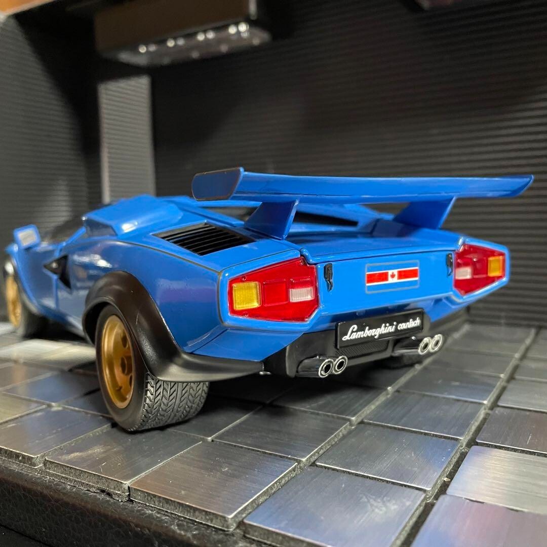 Very Rare Undisplayed KYOSHO 1/18 Lamborghini Countach LP500S WW