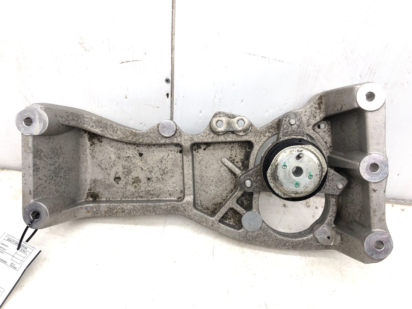 17-20 MASERATI LEVANTE M161 TRANSMISSION GEARBOX MOUNT BRACKET *19K* 6701055900