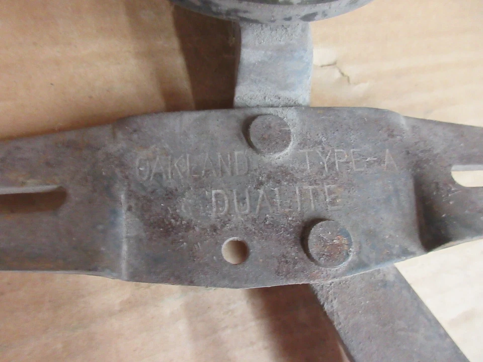 Antique Oakland Type A Dualite STOP Light License Plate Holder - Image 4 of 4