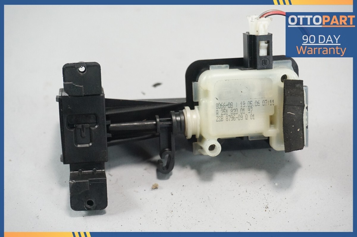 07-13 MERCEDES W221 S550 S600 S65 GAS FUEL LID DOOR LOCK LATCH